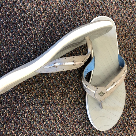 Sperry flip flop - Picture 3 of 4